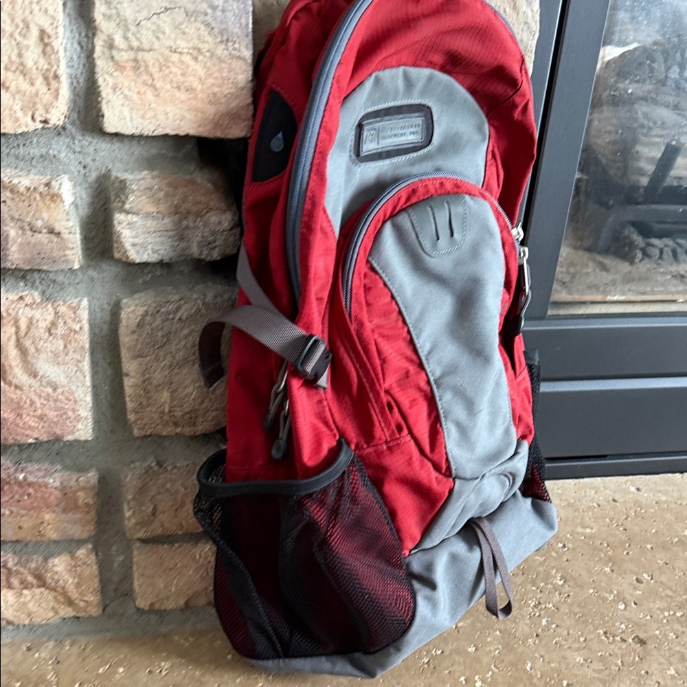 REI Trail 25 Adventure Red and Gray Hiking Backpack - Picture 4 of 11